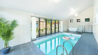 Danyang Dandelion Pool Villa