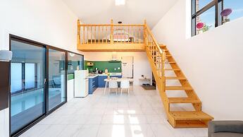 Danyang Dandelion Pool Villa