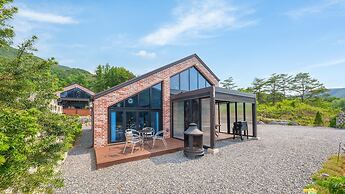 Danyang Dandelion Pool Villa