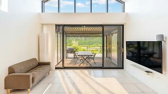 Danyang Dandelion Pool Villa