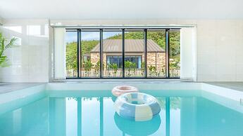 Danyang Dandelion Pool Villa