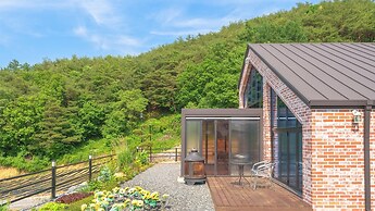 Danyang Dandelion Pool Villa