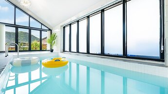 Danyang Dandelion Pool Villa