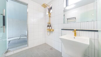 Danyang Dandelion Pool Villa