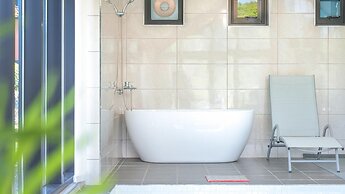 Danyang Dandelion Pool Villa