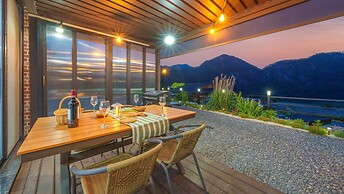 Danyang Dandelion Pool Villa