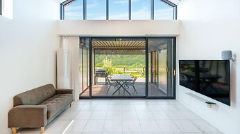 Danyang Dandelion Pool Villa