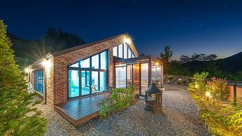 Danyang Dandelion Pool Villa