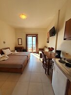 Evita Studios & Apartments