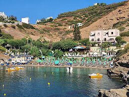 Evita Studios & Apartments