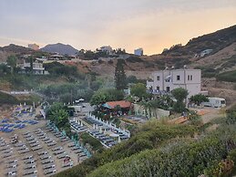 Evita Studios & Apartments