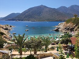 Evita Studios & Apartments