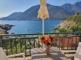 Evita Studios & Apartments