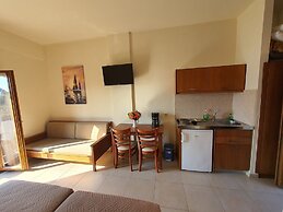 Evita Studios & Apartments