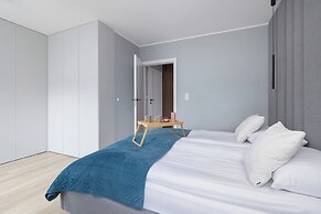 Bright Apartment With Parking by Renters