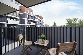 Bright Apartment With Parking by Renters