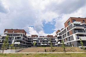 Bright Apartment With Parking by Renters