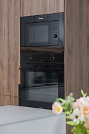 Bright Apartment With Parking by Renters