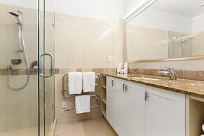Princes Wharf Apartments by Urban Rest