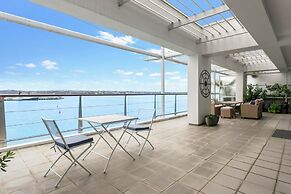 Princes Wharf Apartments by Urban Rest