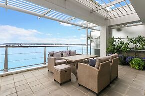 Princes Wharf Apartments by Urban Rest