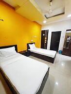 Hsquare Service Apartment Malad