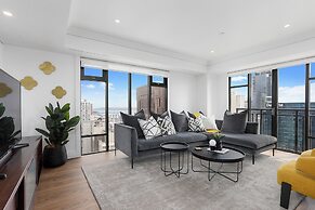 Metropolis Apartments by Urban Rest