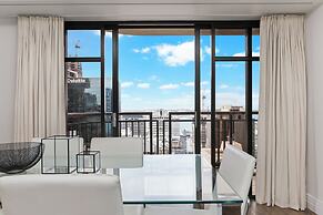 Metropolis Apartments by Urban Rest