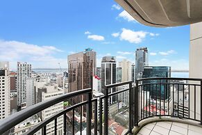 Metropolis Apartments by Urban Rest