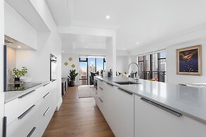 Metropolis Apartments by Urban Rest