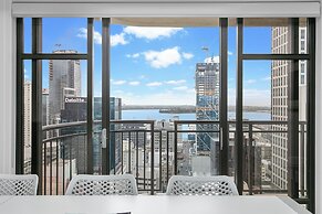 Metropolis Apartments by Urban Rest