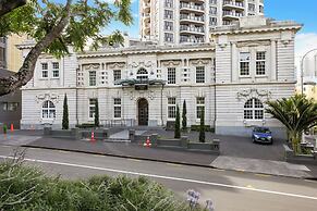 Metropolis Apartments by Urban Rest