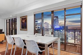 Metropolis Apartments by Urban Rest