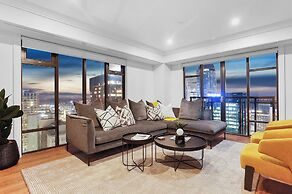 Metropolis Apartments by Urban Rest