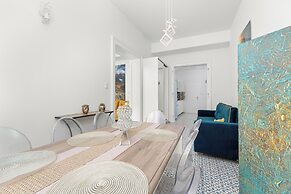 Yellow Apartment in Bytom by Renters