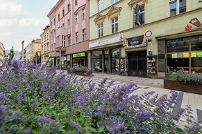 Yellow Apartment in Bytom by Renters