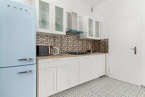 Yellow Apartment in Bytom by Renters