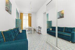 Yellow Apartment in Bytom by Renters