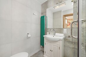Noble Green Bytom Apartment by Renters