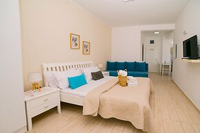 Deluxe Studio Apartment with Sea view