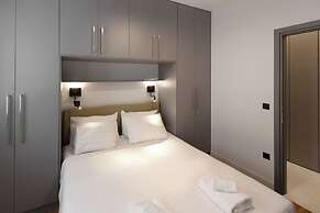 Well-designed apartment by the Acropolis