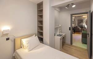 Well-designed apartment by the Acropolis