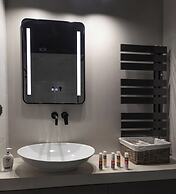 Well-designed apartment by the Acropolis