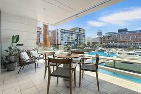 Lighter Quay Apartments by Urban Rest