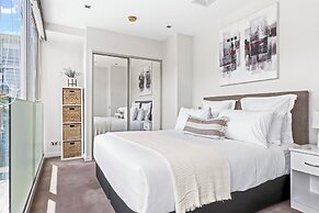 Lighter Quay Apartments by Urban Rest