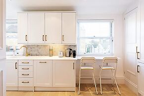 Stylish Apartment In Leafy Richmond