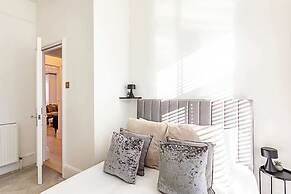 Stylish Apartment In Leafy Richmond