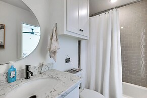 Modern Bryan Farmhouse on 1 Acre w/ Hot Tub!