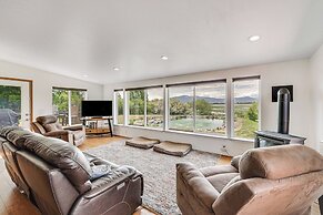 Serene Home w/ On-site Pond & Decks in Chiloquin!