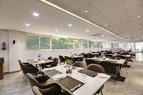 FlxHo Cyber One Hotel and Banquet Cyber City.
